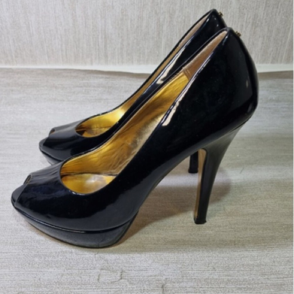 Ted Baker London SVANA 3 Patent Peep Toe Heel